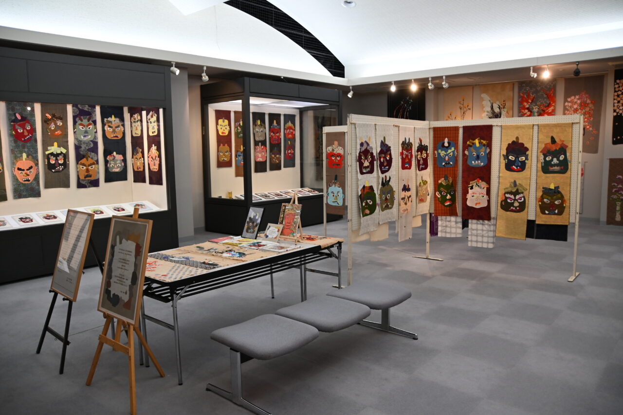 北上市立鬼の館特別展「鬼の面(つら) 大島八寿子 布絵展」 - きたぶら