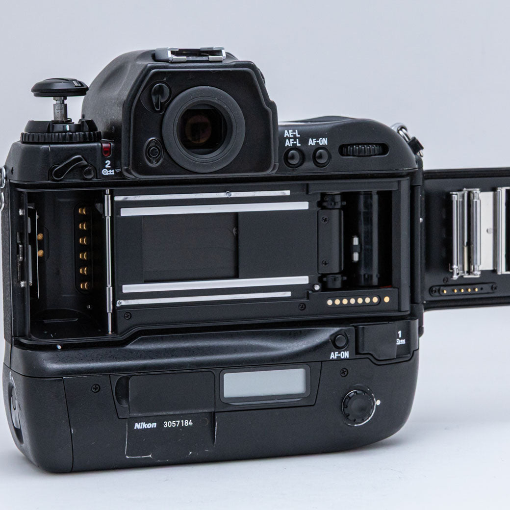 Nikon F5 – ねりま中古カメラきつね堂