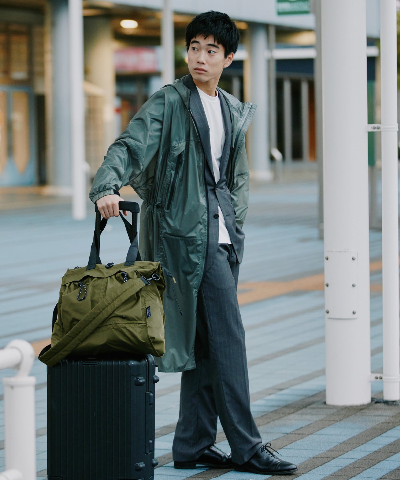 エアライトレインポンチョ K406 – KiU公式オンラインショップ