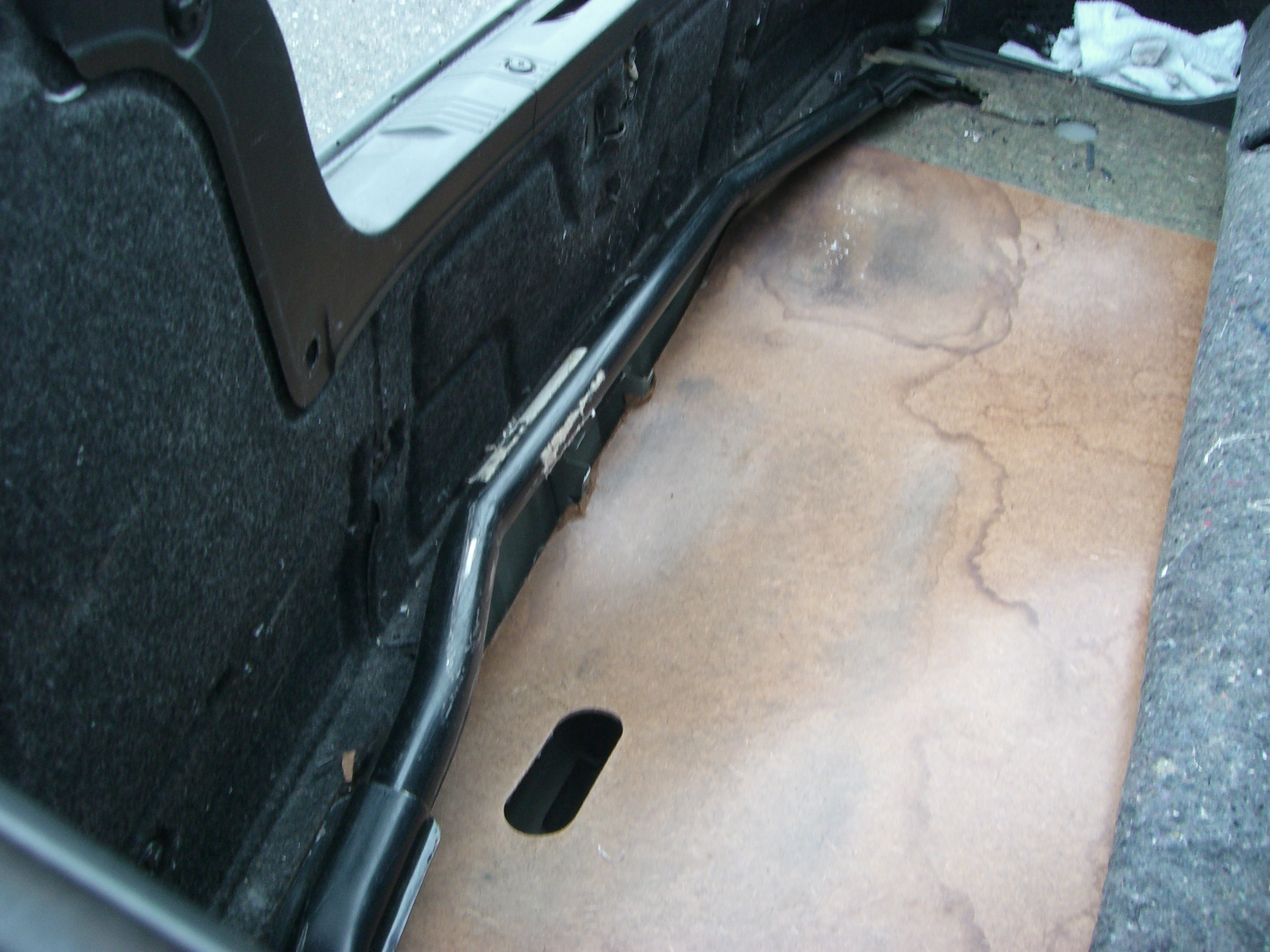 S15シルビア純正トランクバーをER34に取り付け | 吉平坂科帳（きっぺい