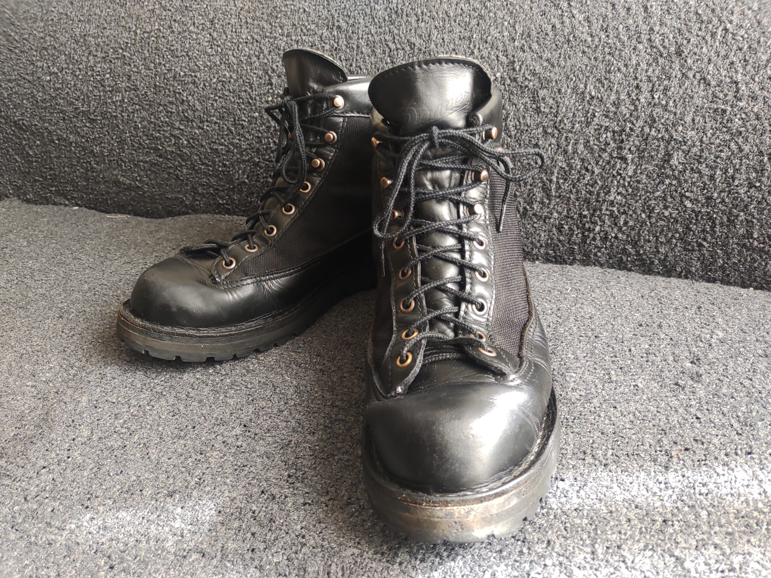 5年愛用のおしゃれな防水ブーツ！Danner「ダナーライト ブラック