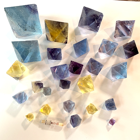 イリノイ州産八面体蛍石販売について（7/12更新） – きらら舎