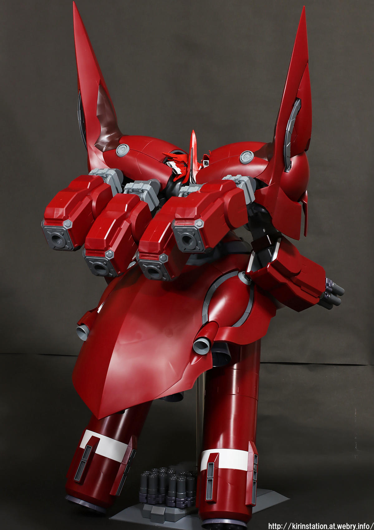 HGUC ネオ・ジオング 素組みレビュー 前編: KirinStation