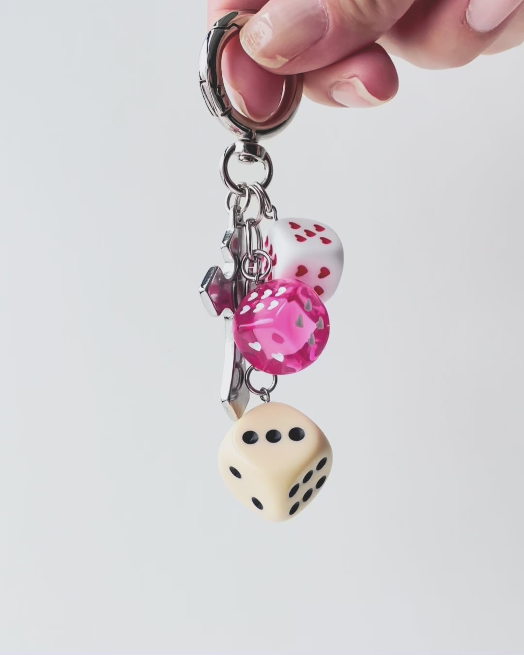 ドイツ製アクリル ダイス ラウンド 1カン クリスタル/ブラック – 貴和