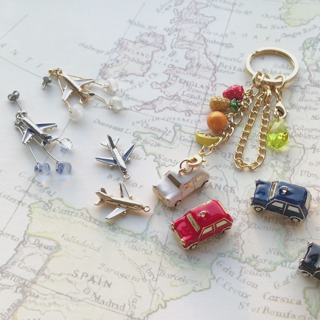 チャーム 飛行機 ホワイト/G – 貴和製作所オンラインストア