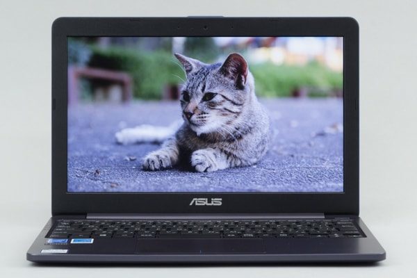 ASUS VivoBook W203MA-FD044T レビュー：超軽量＆バッテリー長持ち