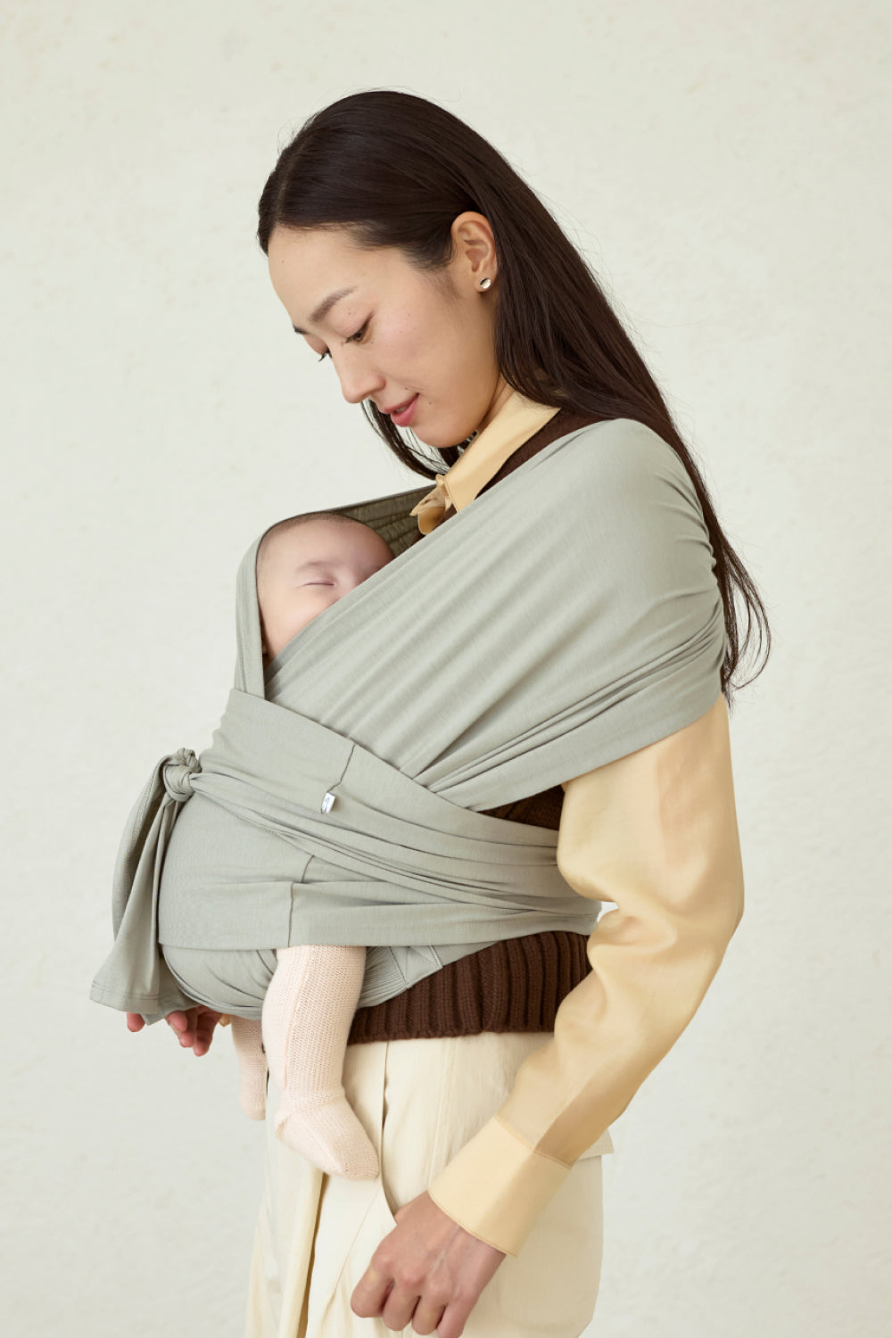 コニー抱っこ紐FLEX SoftBreeze™ | 新生児からの密着抱っこで赤ちゃん