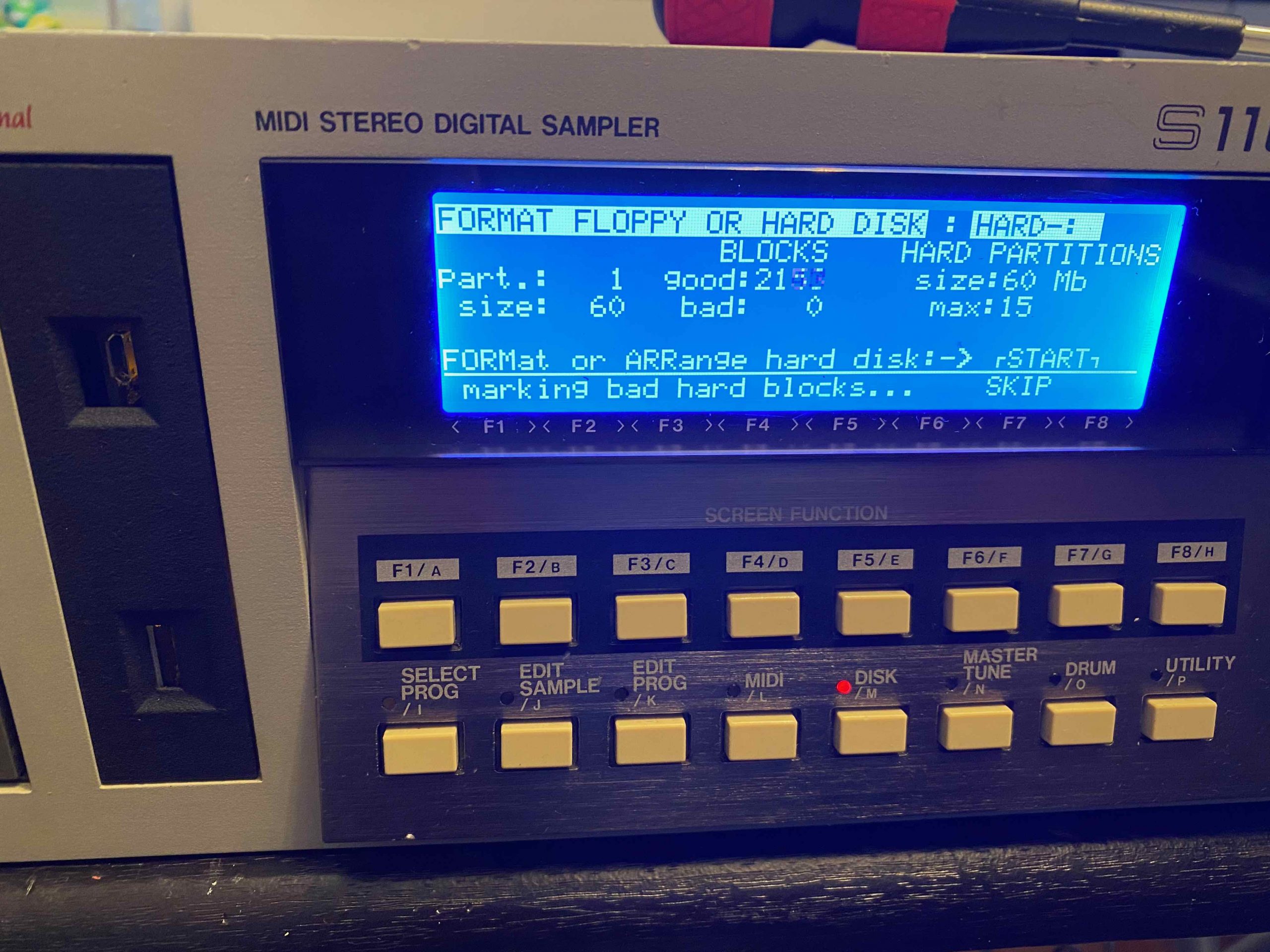 AKAI S1100 を改造してみる – やっぱり名機だったことを再確認した