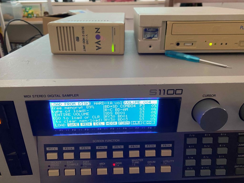 AKAI S1100 を改造してみる – やっぱり名機だったことを再確認した