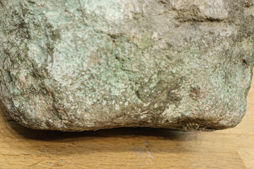 時代を重ねた風合いを纏い静かに佇む石仏 DC6579 – 古福庵 [ KOFUKUAN