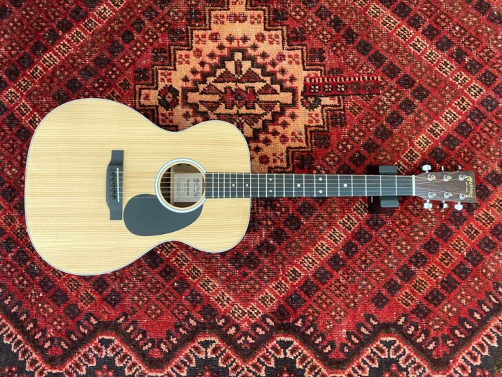 Martinエレアコ 000-13E Road Seriesをレビュー！ 抱えやすいサイズ感