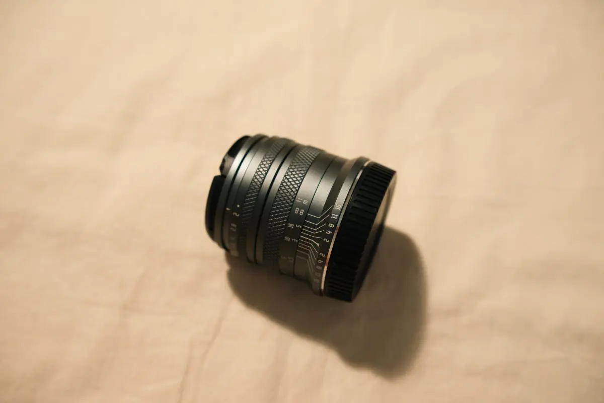 安価なのに写りは抜群の単焦点レンズ！「AstrHori 50mm F2.0」実写