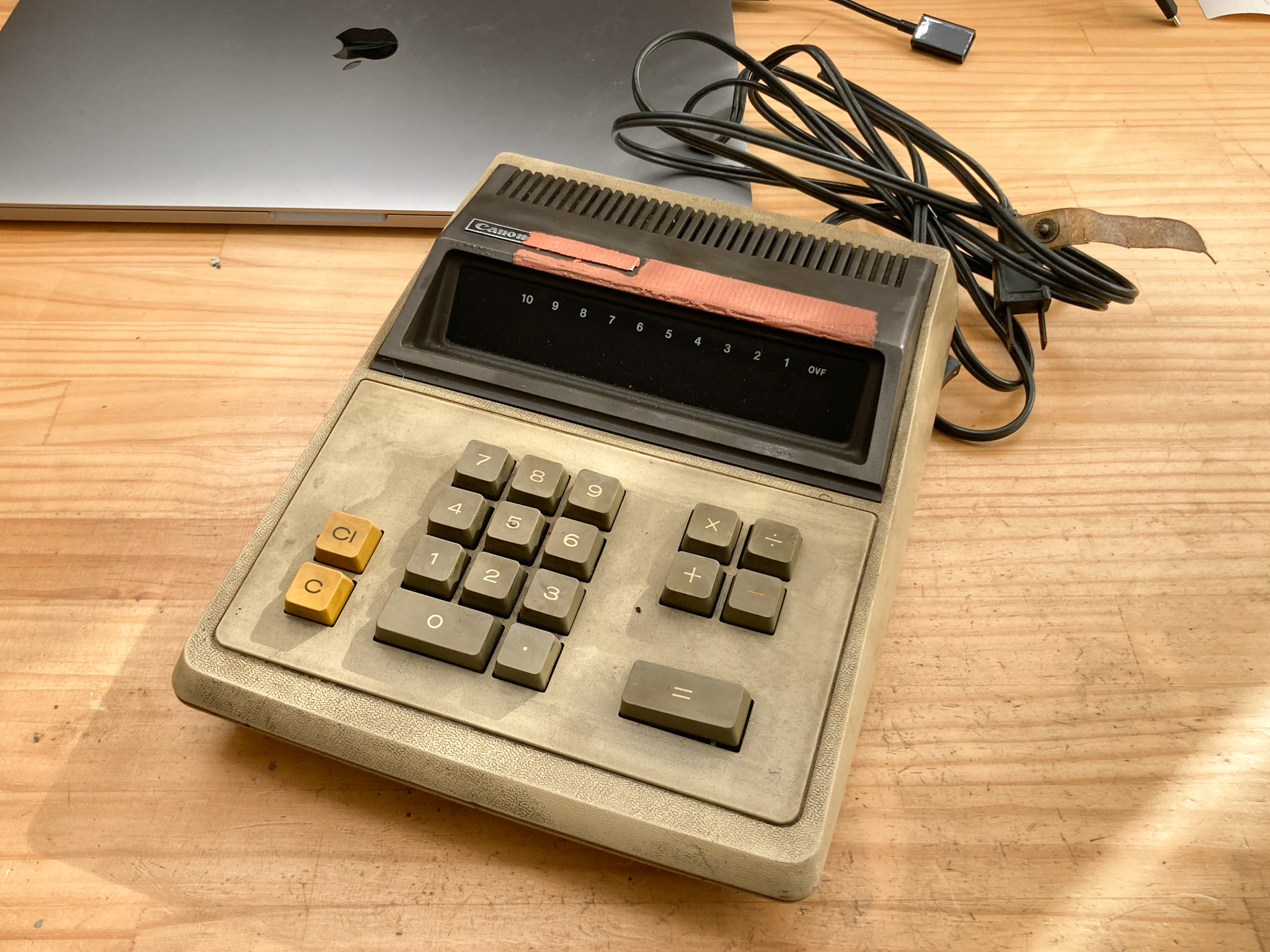 ニキシー管の7セグメント版の多桁表示管搭載Canon Canola L100Fを購入