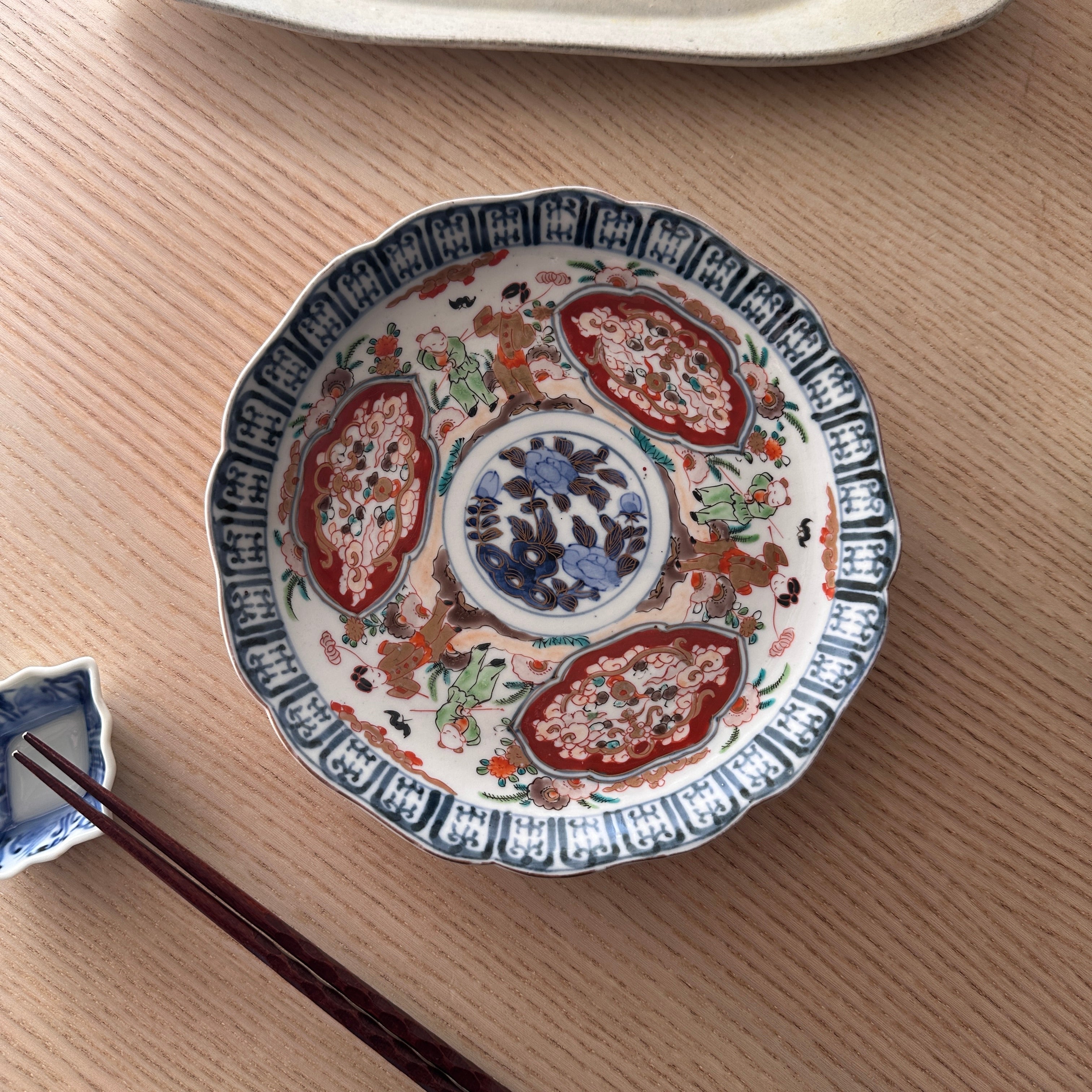 流れる景色の美しい古伊万里7寸皿 – Kotto Shop