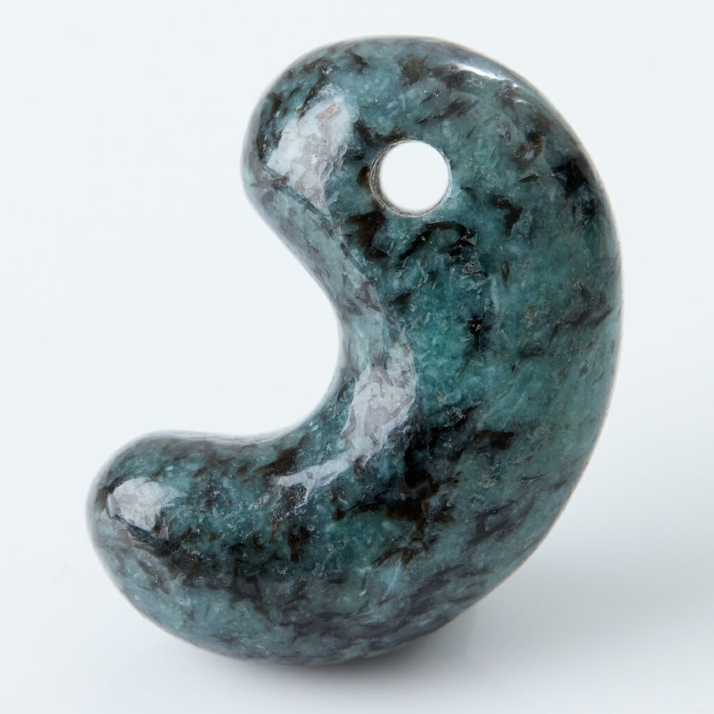 勾玉／濃緑色・緑色ヒスイ | 糸魚川翡翠工房こたき