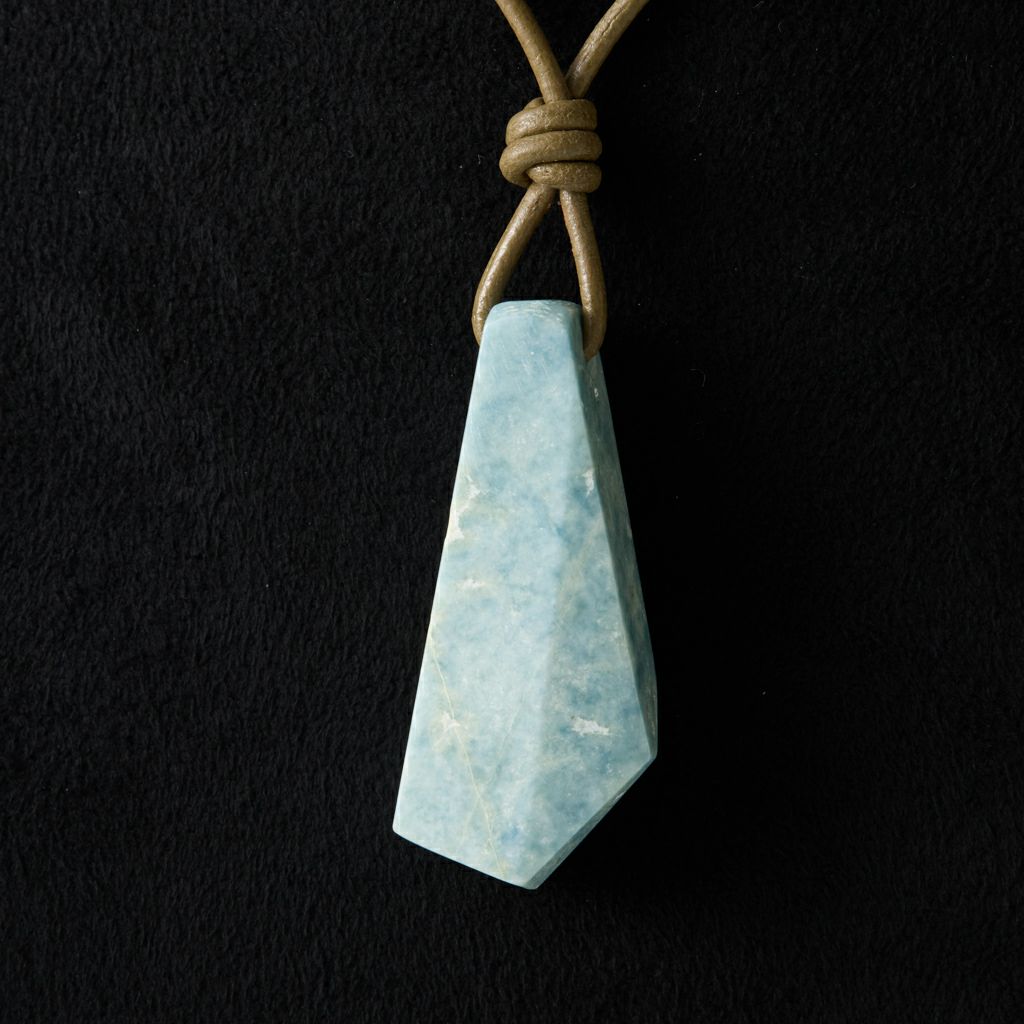 ペンダント／青色（入コン沢）ヒスイ | 糸魚川翡翠工房こたき