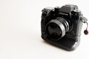 レビュー】X-H1専用縦位置パワーブースターグリップ VPB-XH1のサイズ感