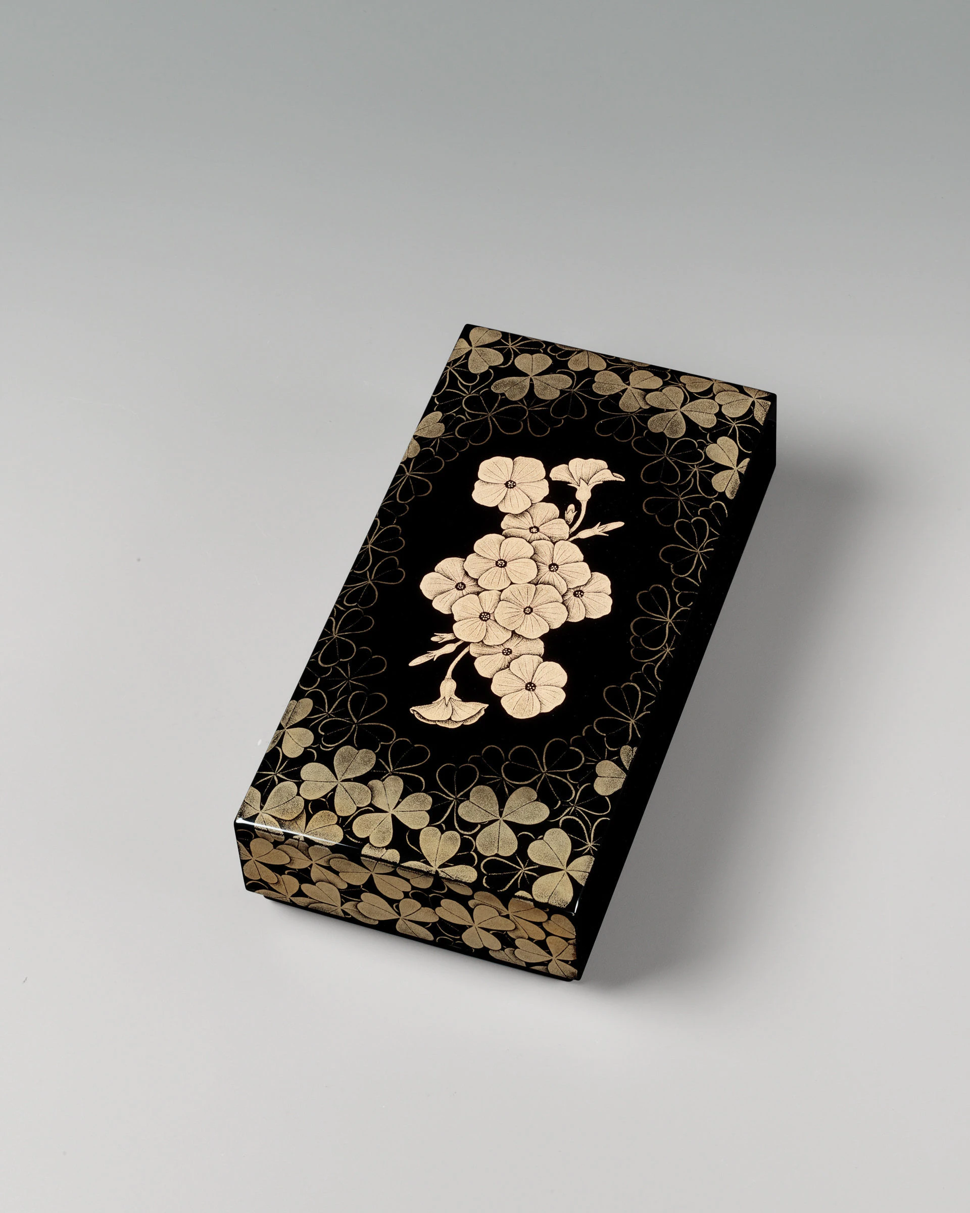 花かたばみ文蒟醤箱(忰山 美知子)｜ギャラリージャパン