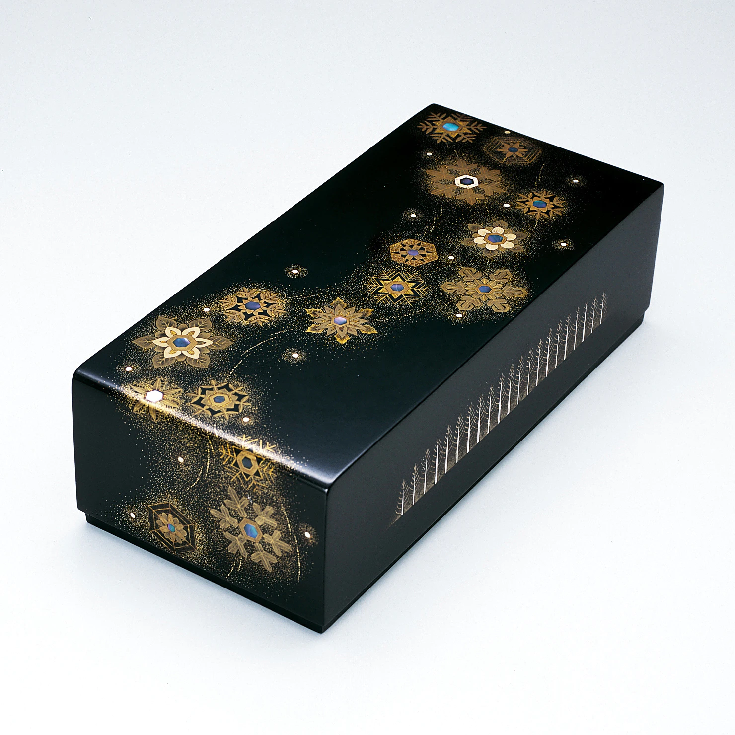 螺鈿蒔絵箱「冬の華」(井上 禮子)｜ギャラリージャパン
