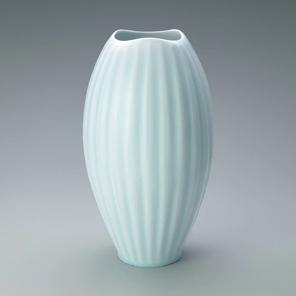 青白磁彫文花瓶(亀田 茂友)｜ギャラリージャパン