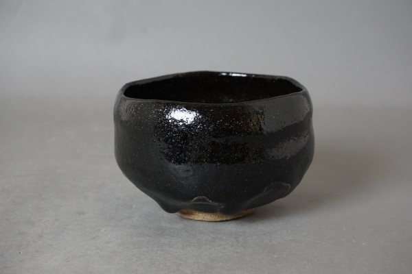 大樋長左衛門の大樋焼飴釉茶碗をお買取しました｜骨董