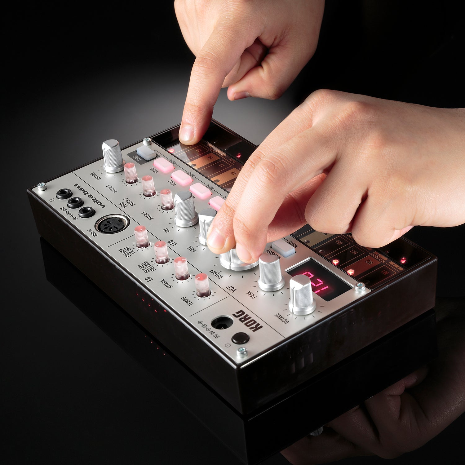 VOLCABASS-gallery-1500x1500-2.