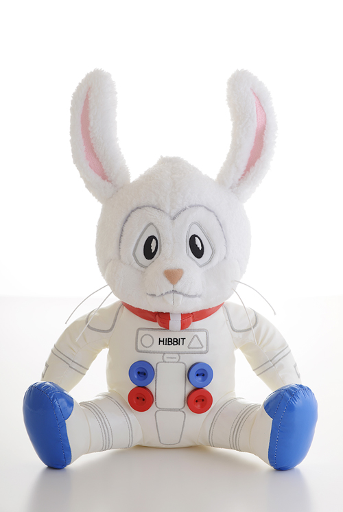 小山宙哉の完全監修で、Mr.ヒビットが本物のぬいぐるみに。“ロシアで