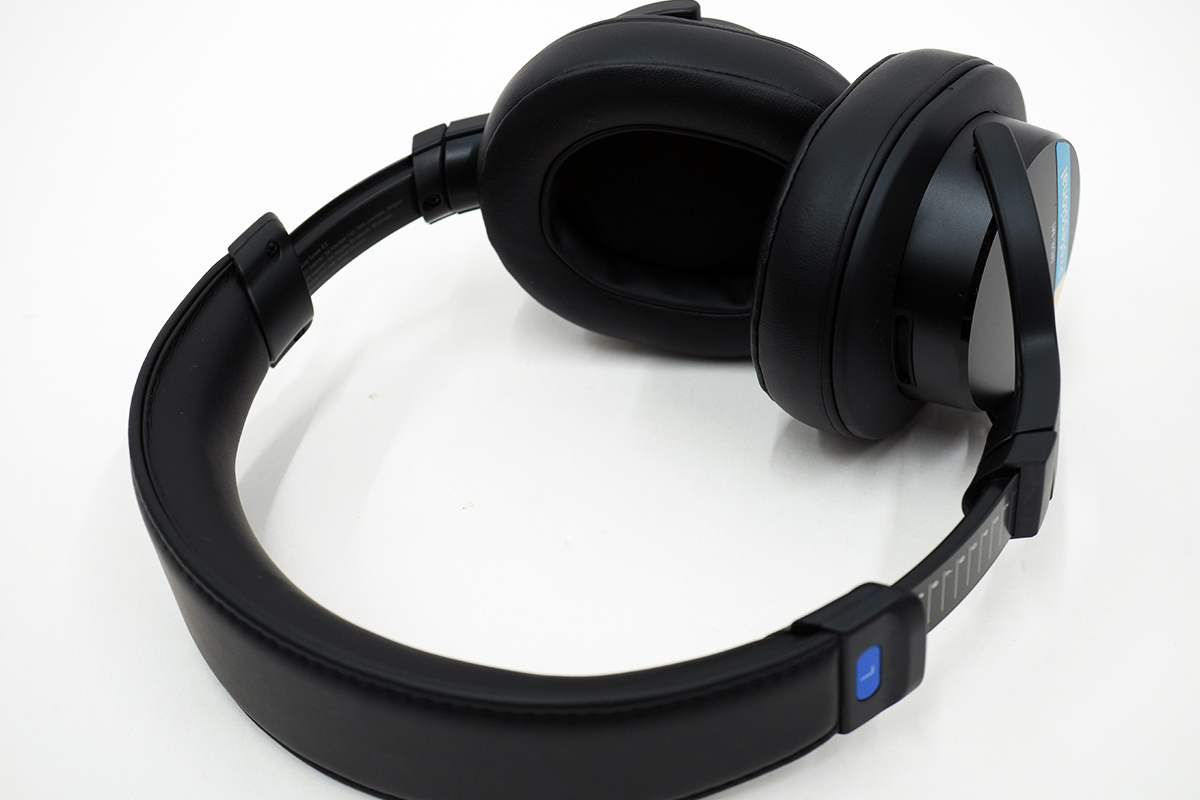 クリエイター向け密閉型モニターヘッドホン「MDR-M1」レビュー。肉厚の