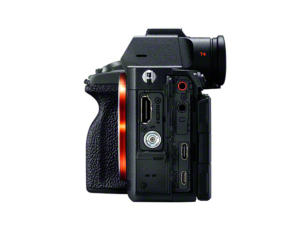 デジタル一眼カメラ「α7R V」の付属品は何が入ってる？日本のソニー