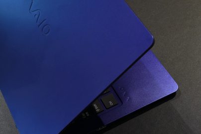 VAIO Z | 勝色特別仕様」モデルをソニーストアで確認。予想外に鮮烈な