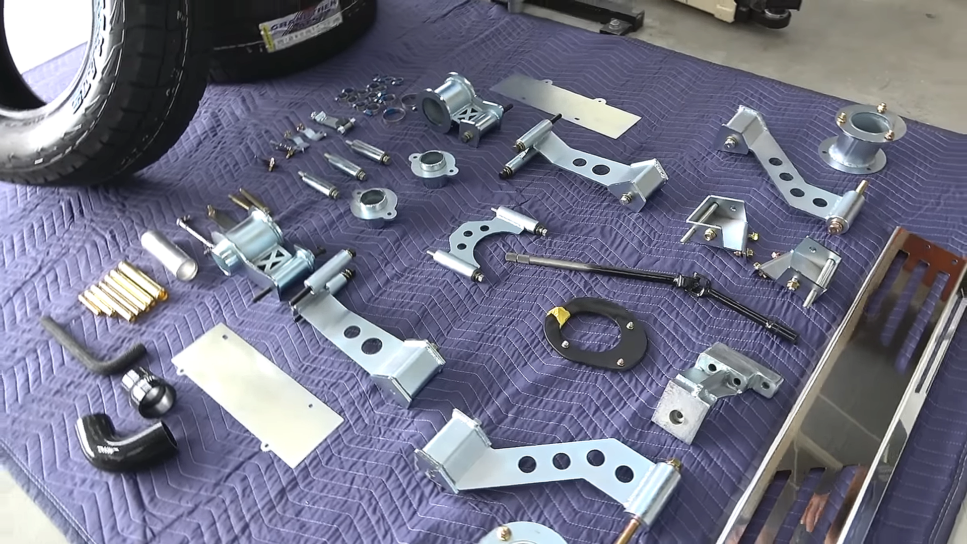 KUHL MALL｜ デリカD:5を4インチのボディリフトさせる方法をお見せします