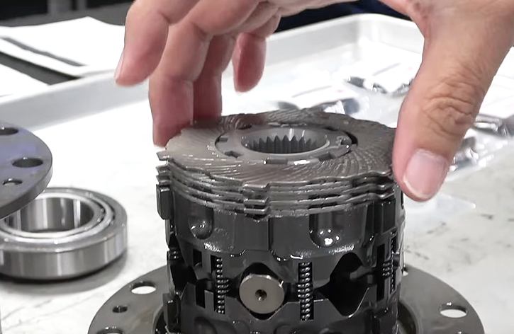 KUHL MALL｜ 機械式LSD装着でジムニーシエラをドリ車に変身!