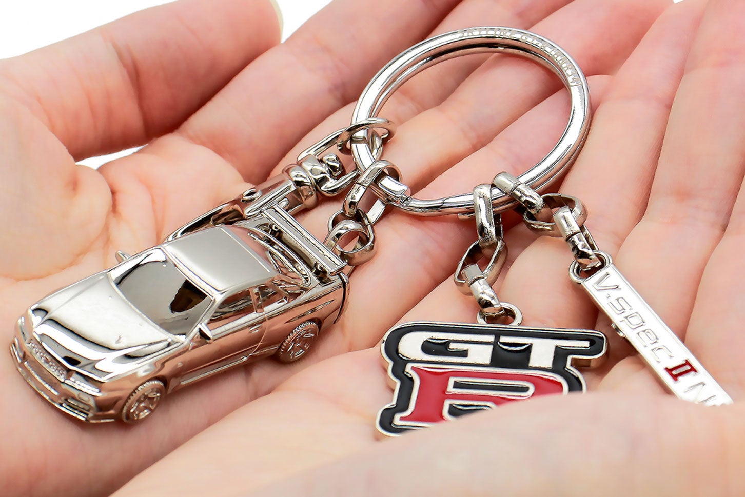 これはリアルだ！「R34 スカイラインGT-R」のメタリックな3Dキーリング