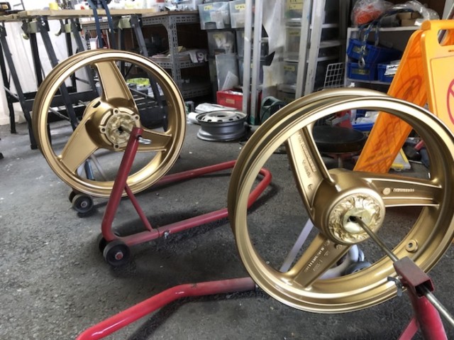 ZRX400 ホイール塗装 | 神奈川県厚木市のトータルリペア