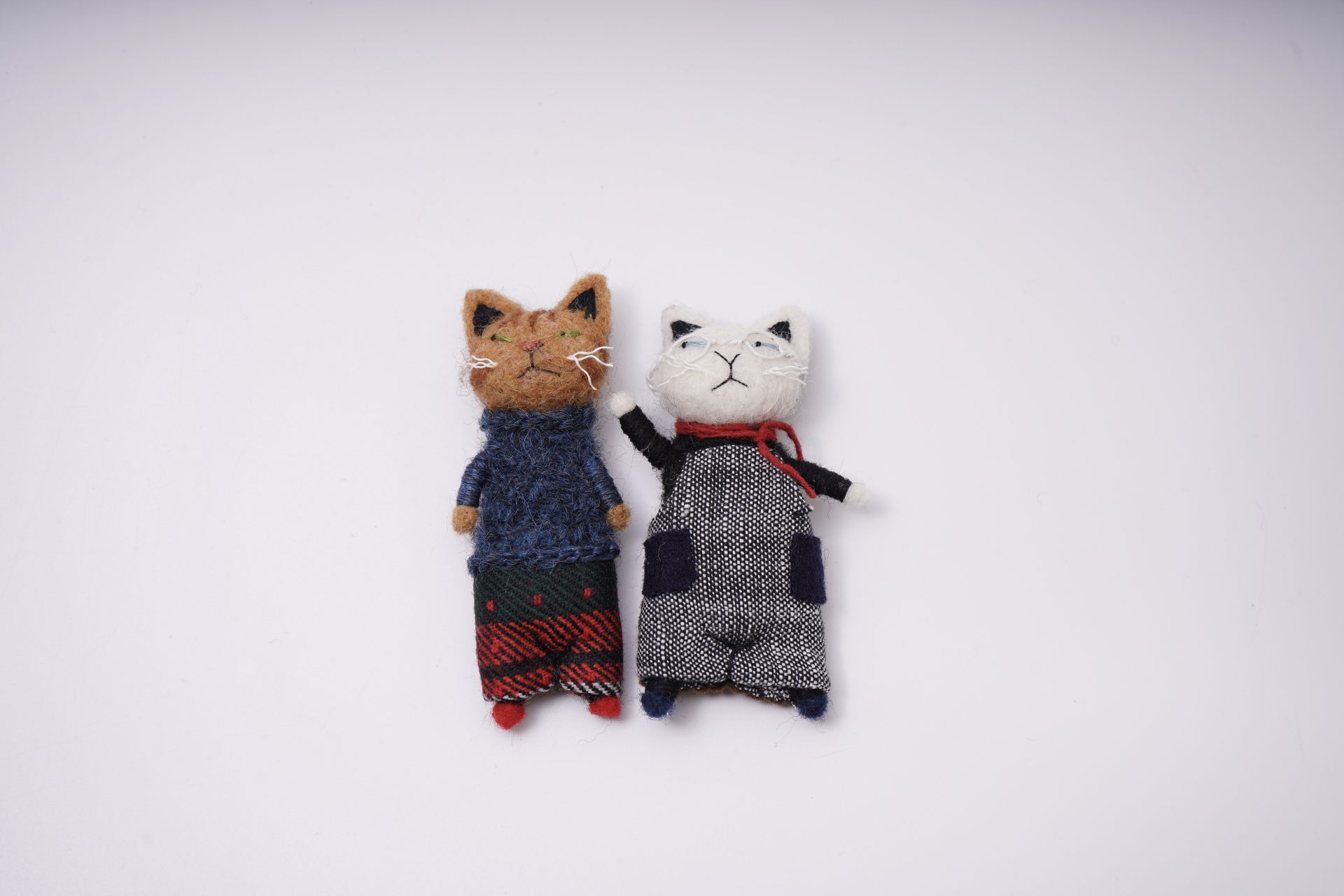 MTK MTK SHEEP さん 羊毛フェルト 白ねこ SHEEP ブローチ MTK SHEEP