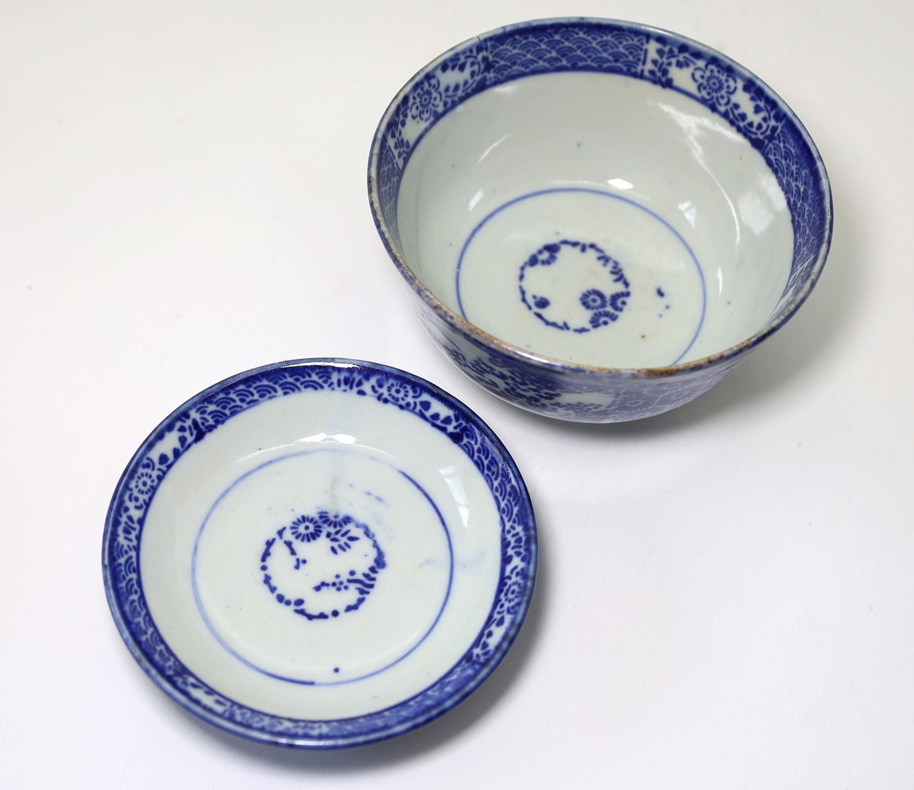 染付印判フタ付飯茶碗 明治 山水/Rice bowl with lid/Village/19c