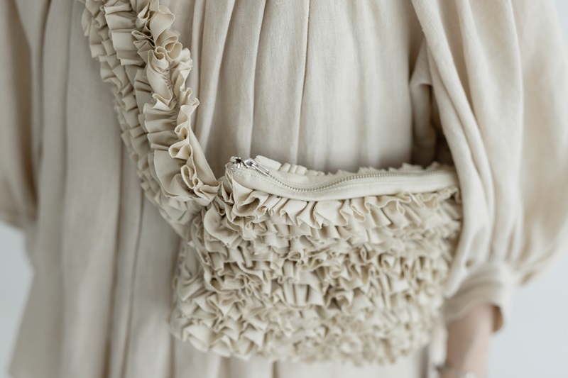 R&D.M.Co-（オールドマンズテーラー）」に別注した限定色のフリル