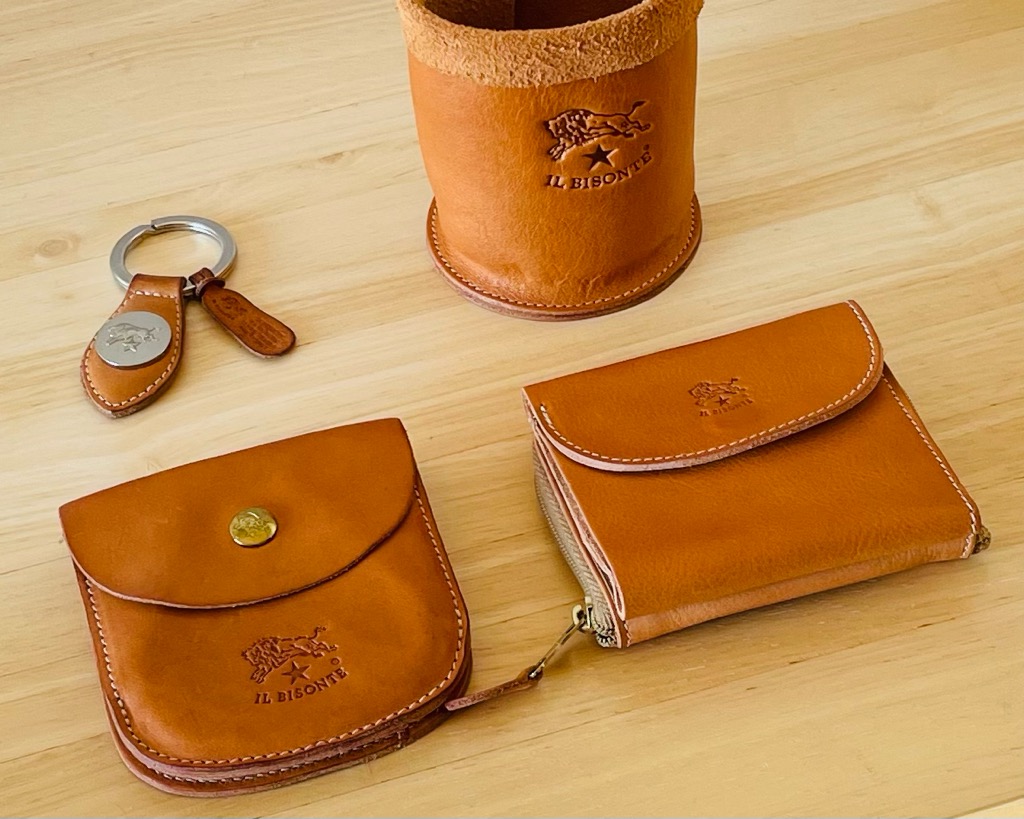 イルビゾンテ ヌメ革の経年変化を楽しむ！エイジング過程をアイテム