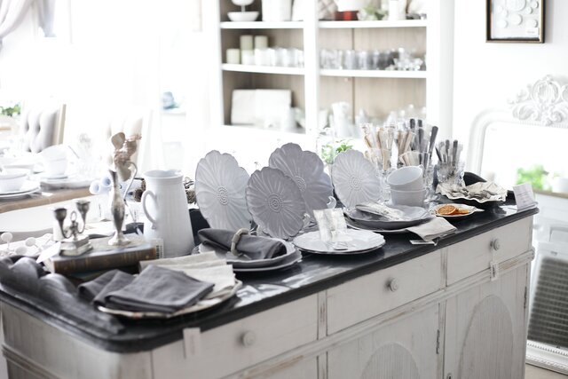 大人女子のお部屋にぴったり！ 上品なお部屋にはシック×エレガントな