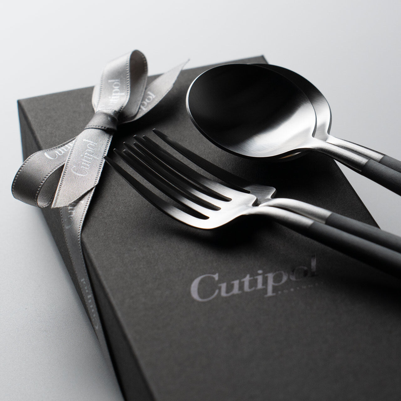 クチポール GOA/ゴア ディナー 4本 ギフトセット グレーシルバー