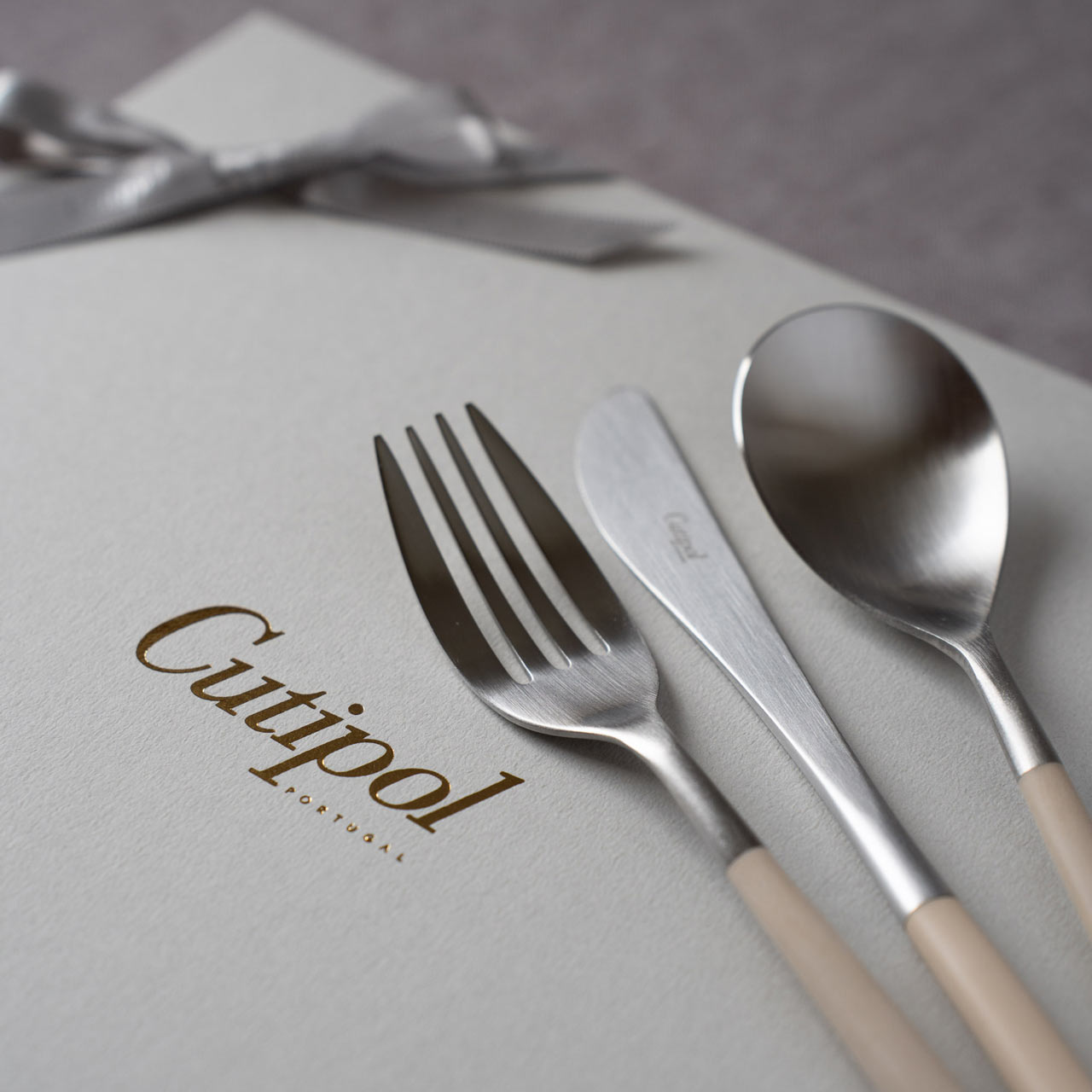 クチポール MIO/ミオ ディナー 6本 ギフトセット アイボリーシルバー