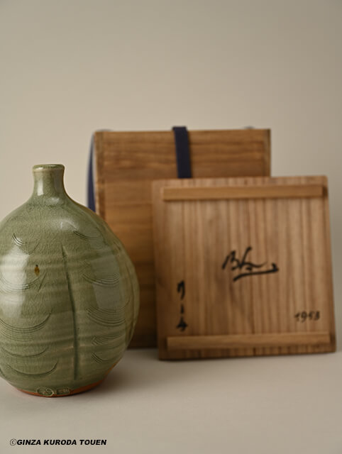 バーナード・リーチ 青瓷櫛目壷 | 銀座 黒田陶苑