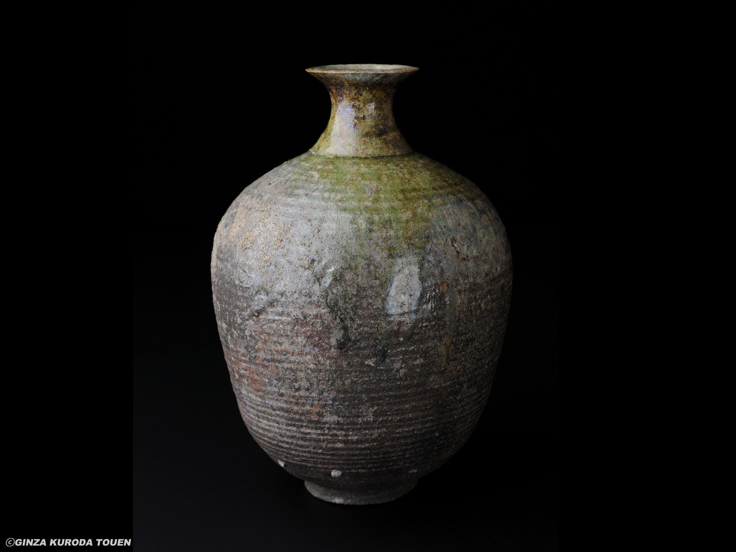 加守田章二 灰釉花瓶 | 銀座 黒田陶苑