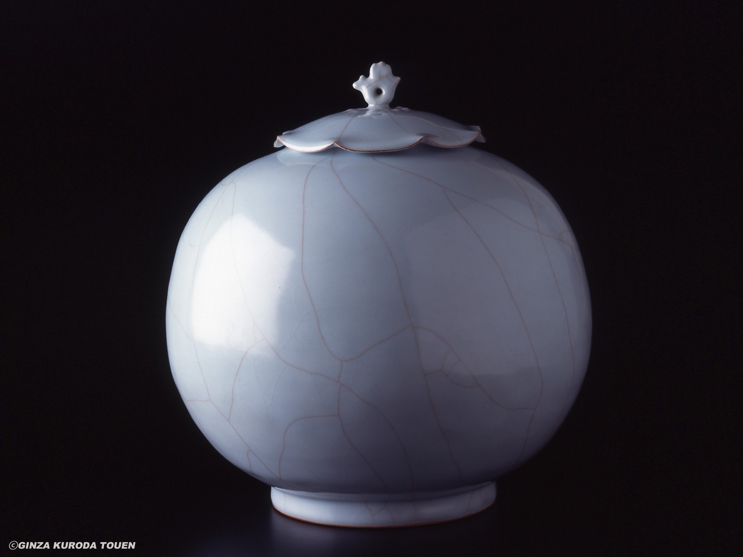三浦小平二 青磁佛手飾壷 | 銀座 黒田陶苑