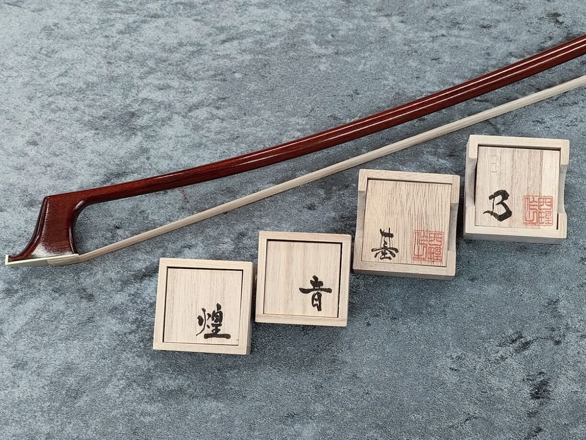 光舜松脂【B】 | 【クロサワ楽器店オンラインショップ】いい楽器との