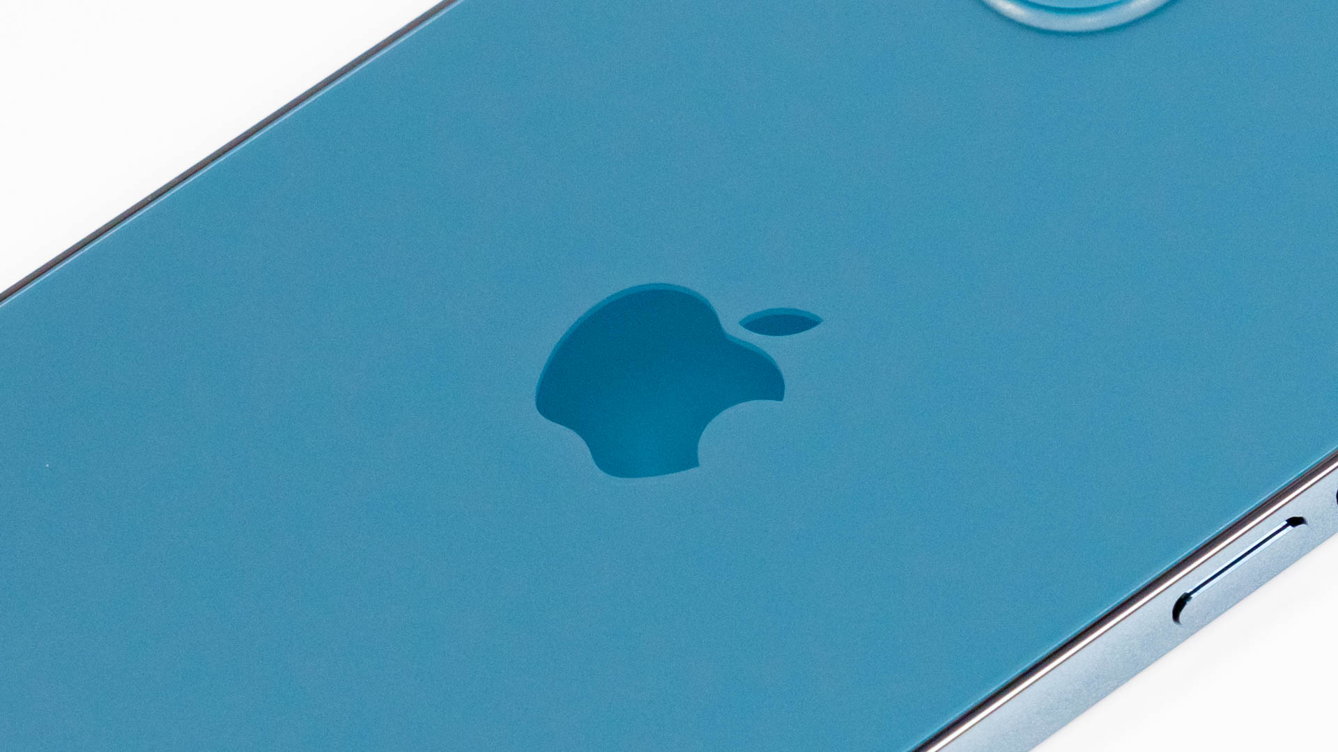 初めまして、青いiPhone – iPhone 12 Pro パシフィックブルーを購入