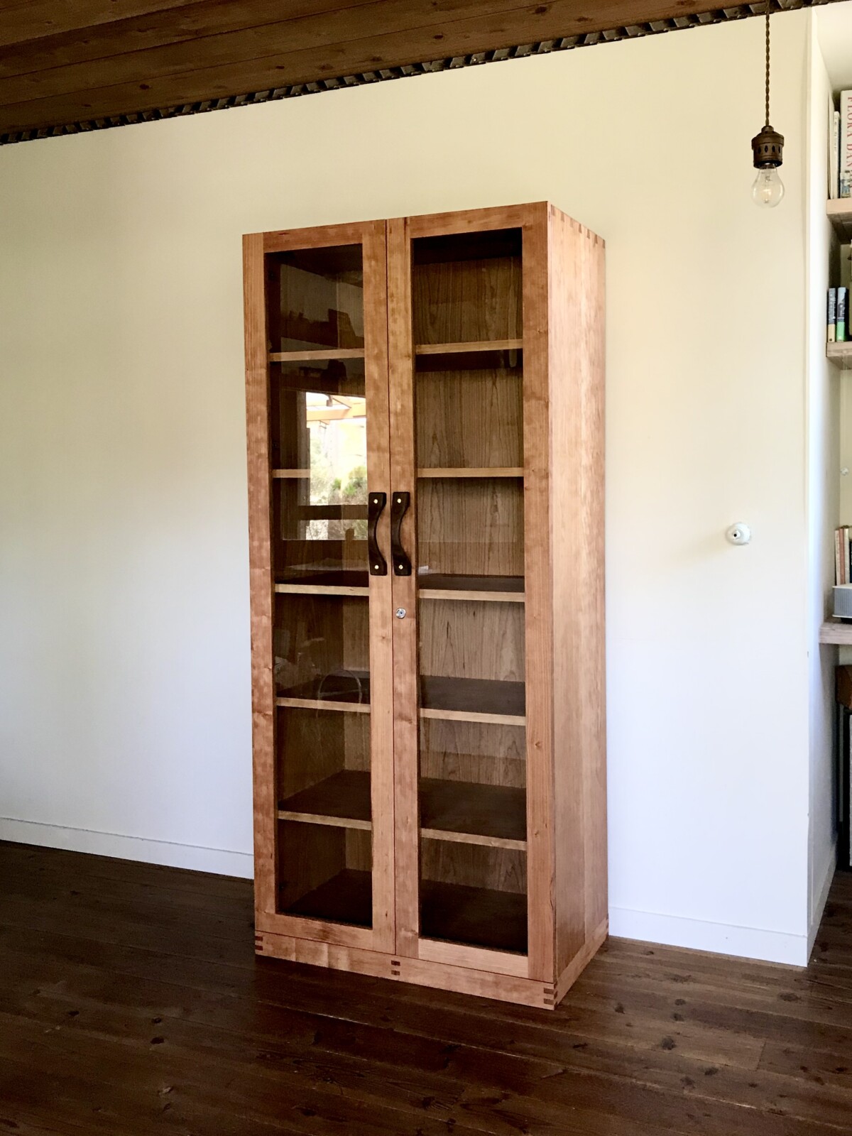 チェリーの両開き扉付きの本棚 | WOOD STUDIO KUZE'S