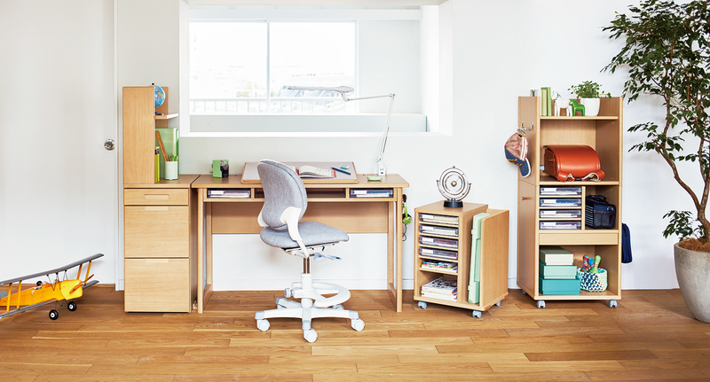 オカムラ2020年シーズン向けスタディデスクを発売 | オカムラのプレス