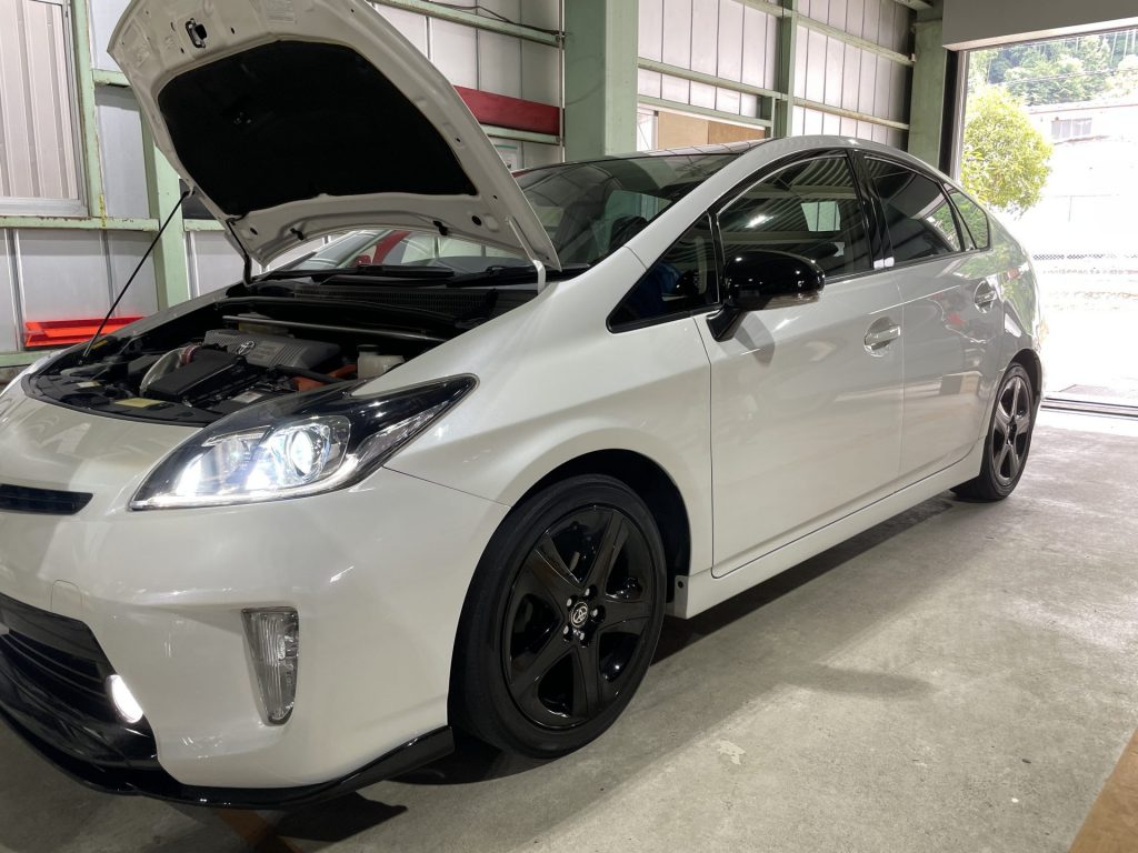 30プリウス 後期型 St Suspension 車高調取り付け - KYOEI-JAPAN｜共栄