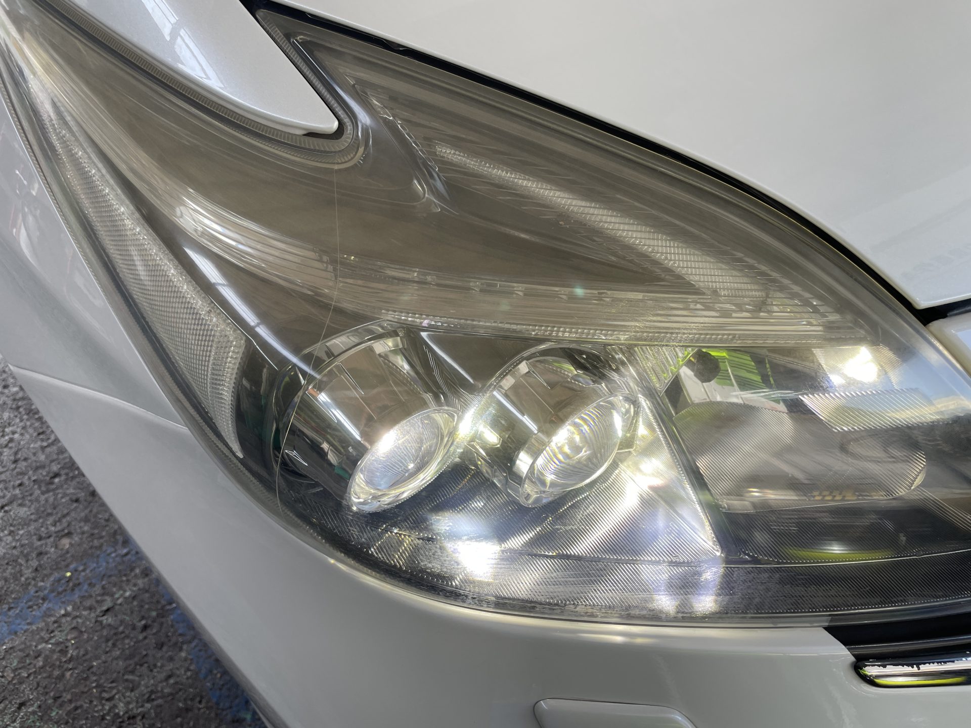 30プリウス後期 ツーリングセレクションのヘッドライトについて